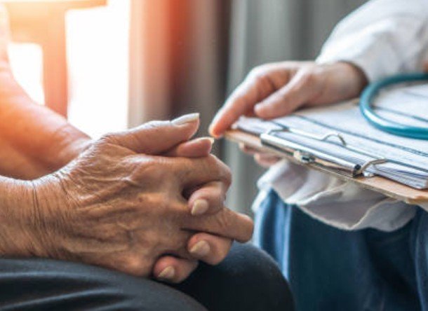 Experienced geriatrician Dr Mohammed Khateeb treating elderly patients